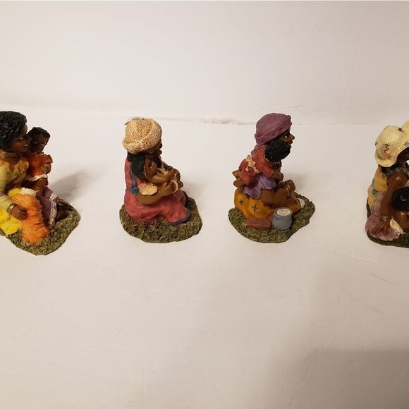 African American Moms w/Thier Children Figurines - Picture 5 of 10